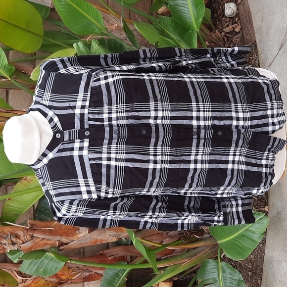 Loft black white plaid button down long sleeve medium - Picture 2 of 9
